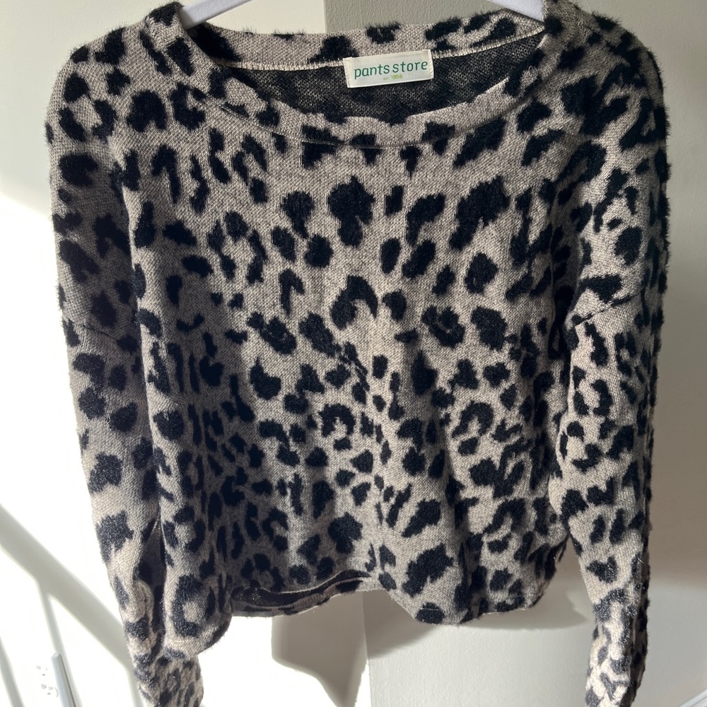 Leopard Print Long Sleeve - Picture 3 of 3